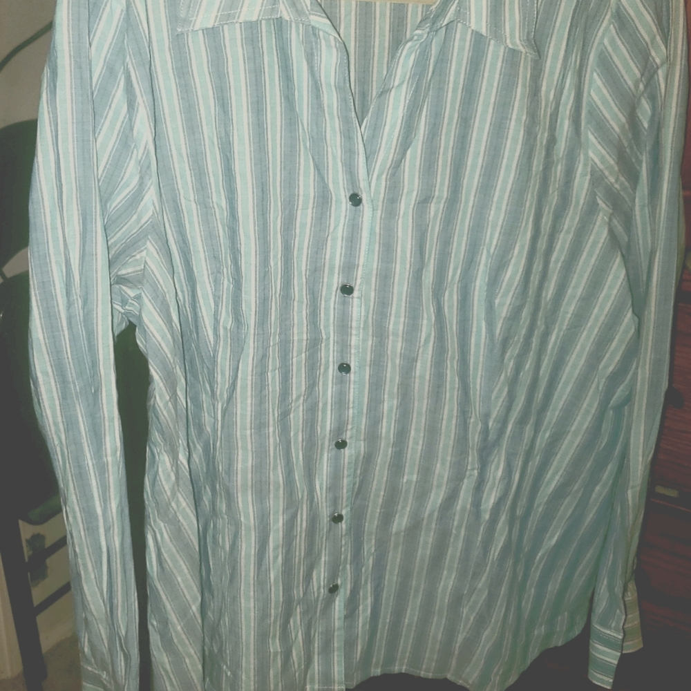 NWOT Denim Co blue button up with stripes - Picture 11 of 11